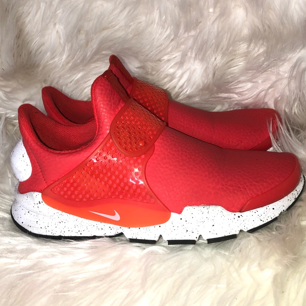 Comfortable Nike Sort Darts